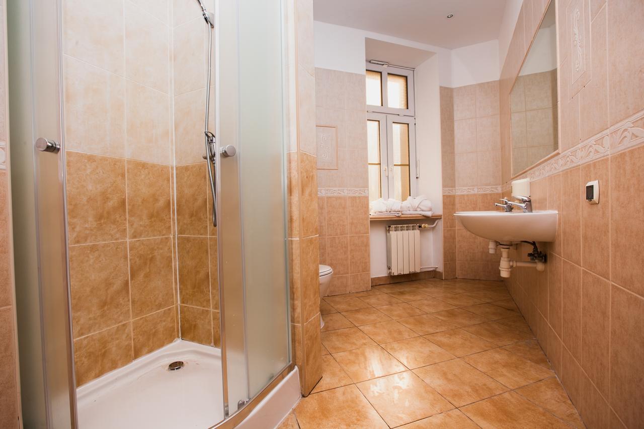 Erasmus Dorm Warsaw Ngoại thất bức ảnh